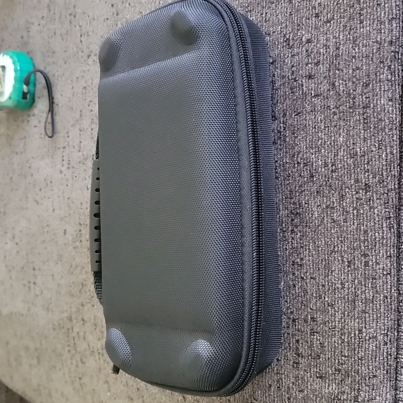 Nintendo switch carrying case - Picture 2 of 8